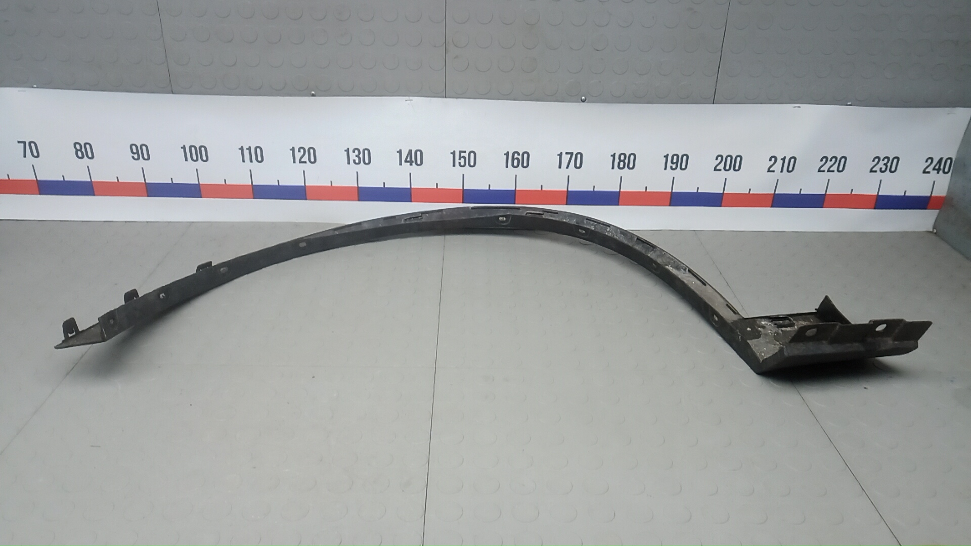 Накладка переднего крыла правого