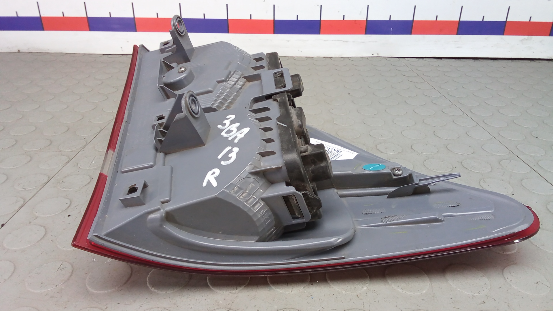 Фонарь задний правый