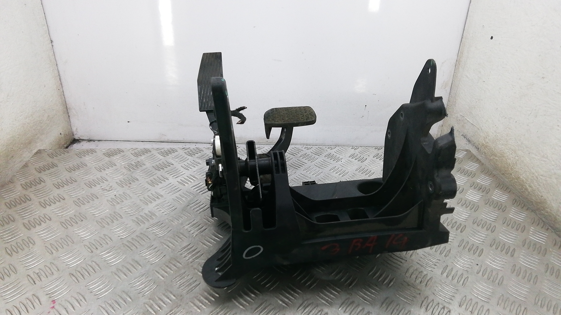 Кронштейн крепления педали