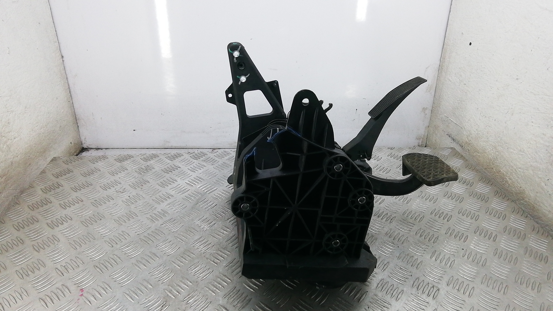 Кронштейн крепления педали