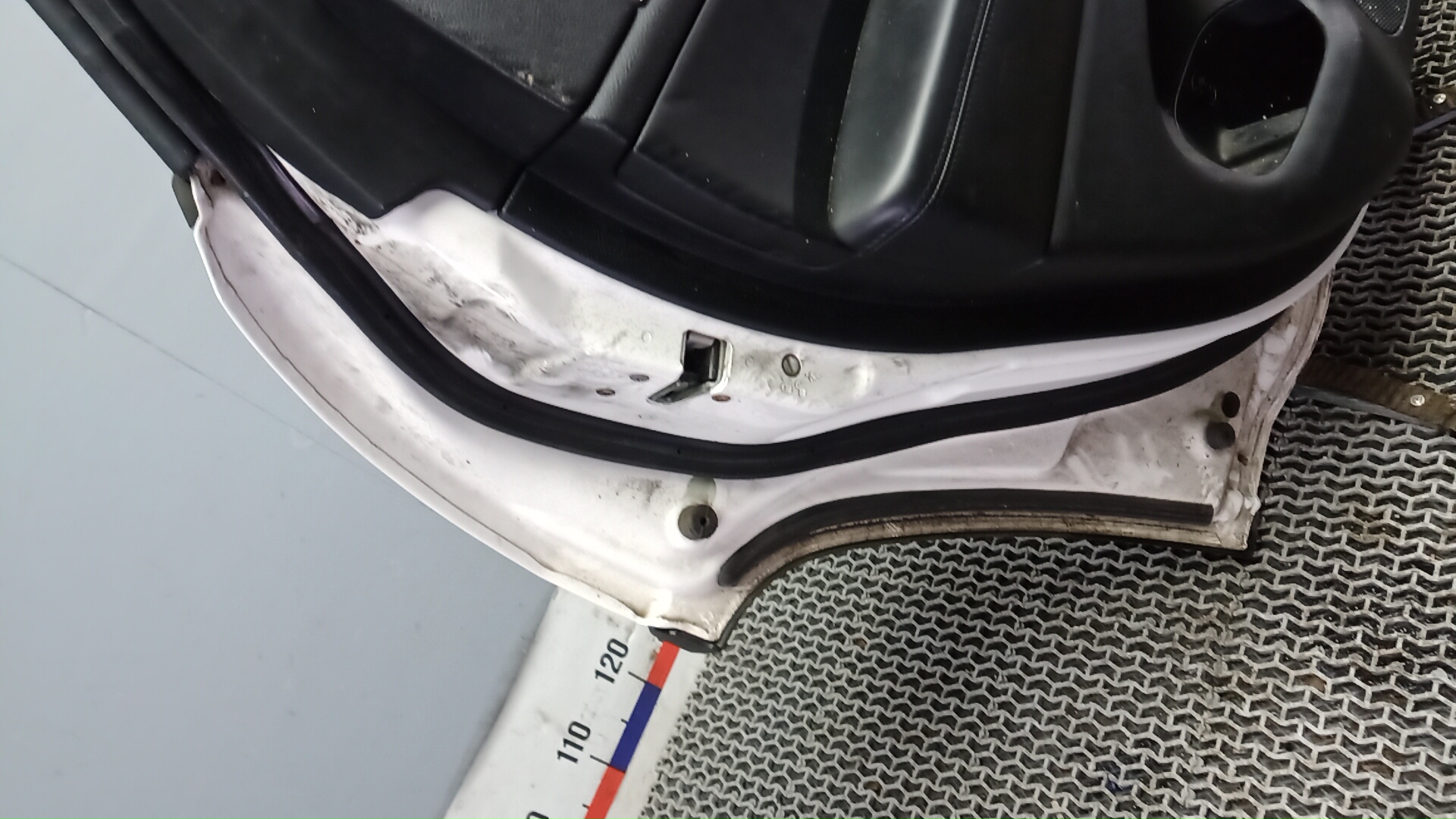 Дверь задняя левая