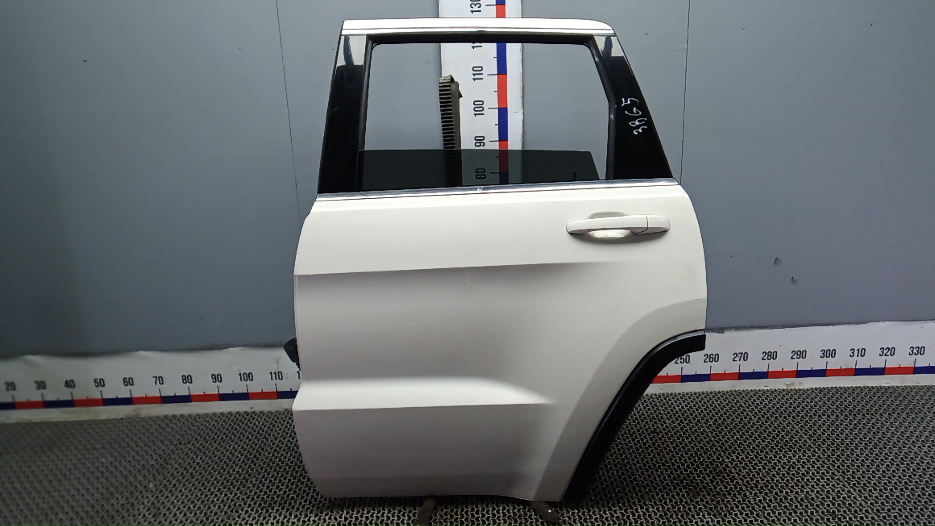 Дверь задняя левая