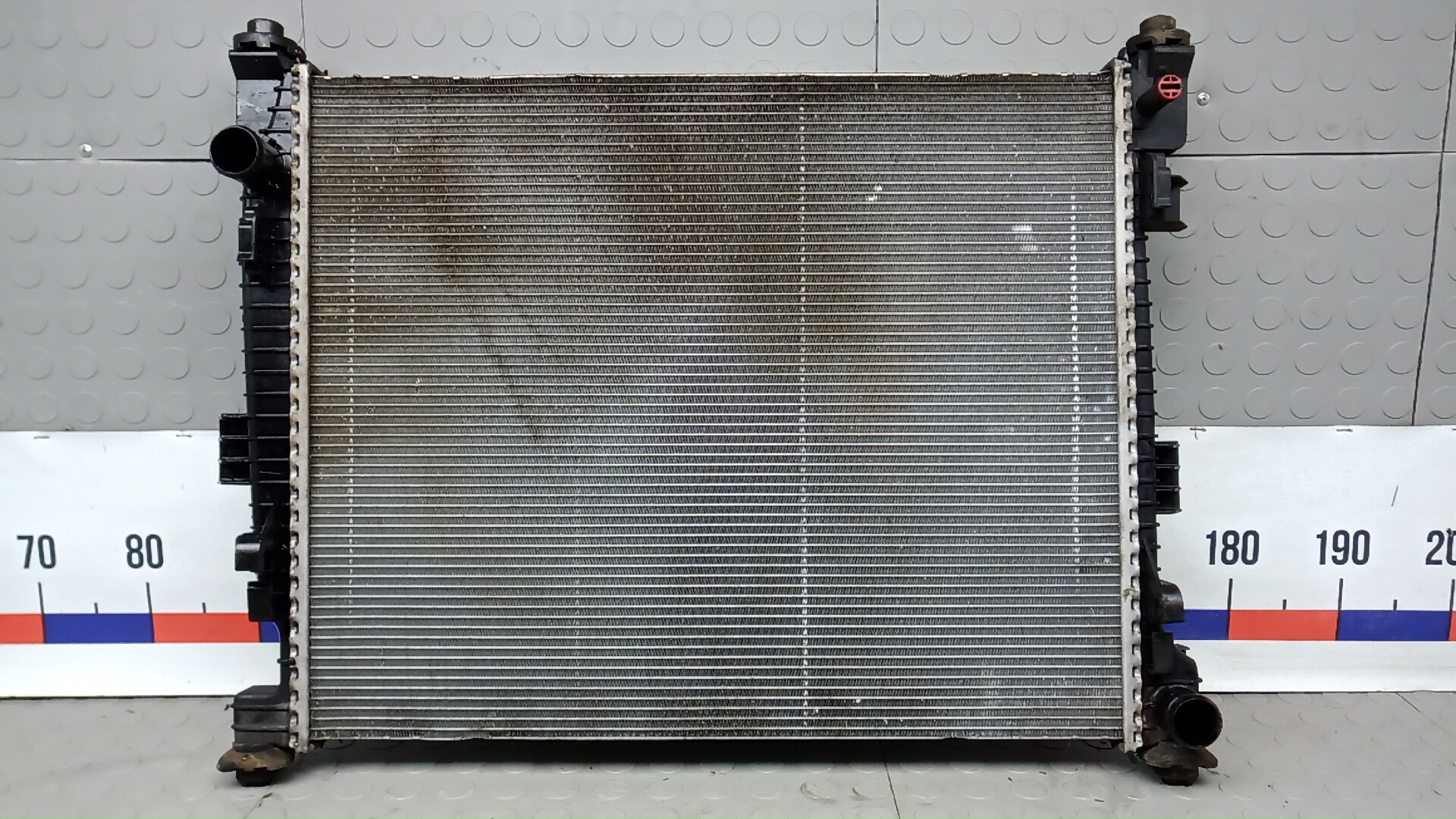 Радиатор охлаждения двигателя основной