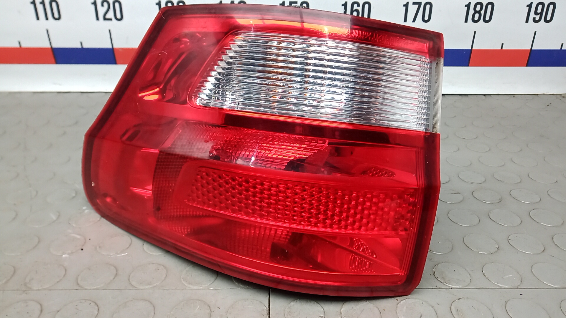 Фонарь задний правый