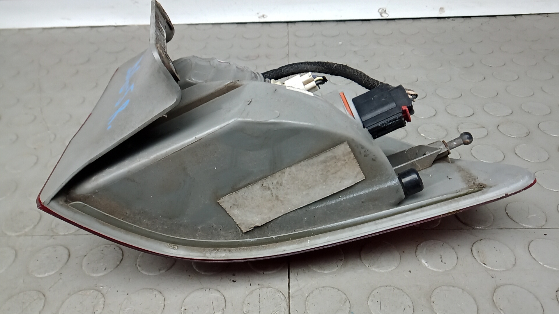 Фонарь задний правый