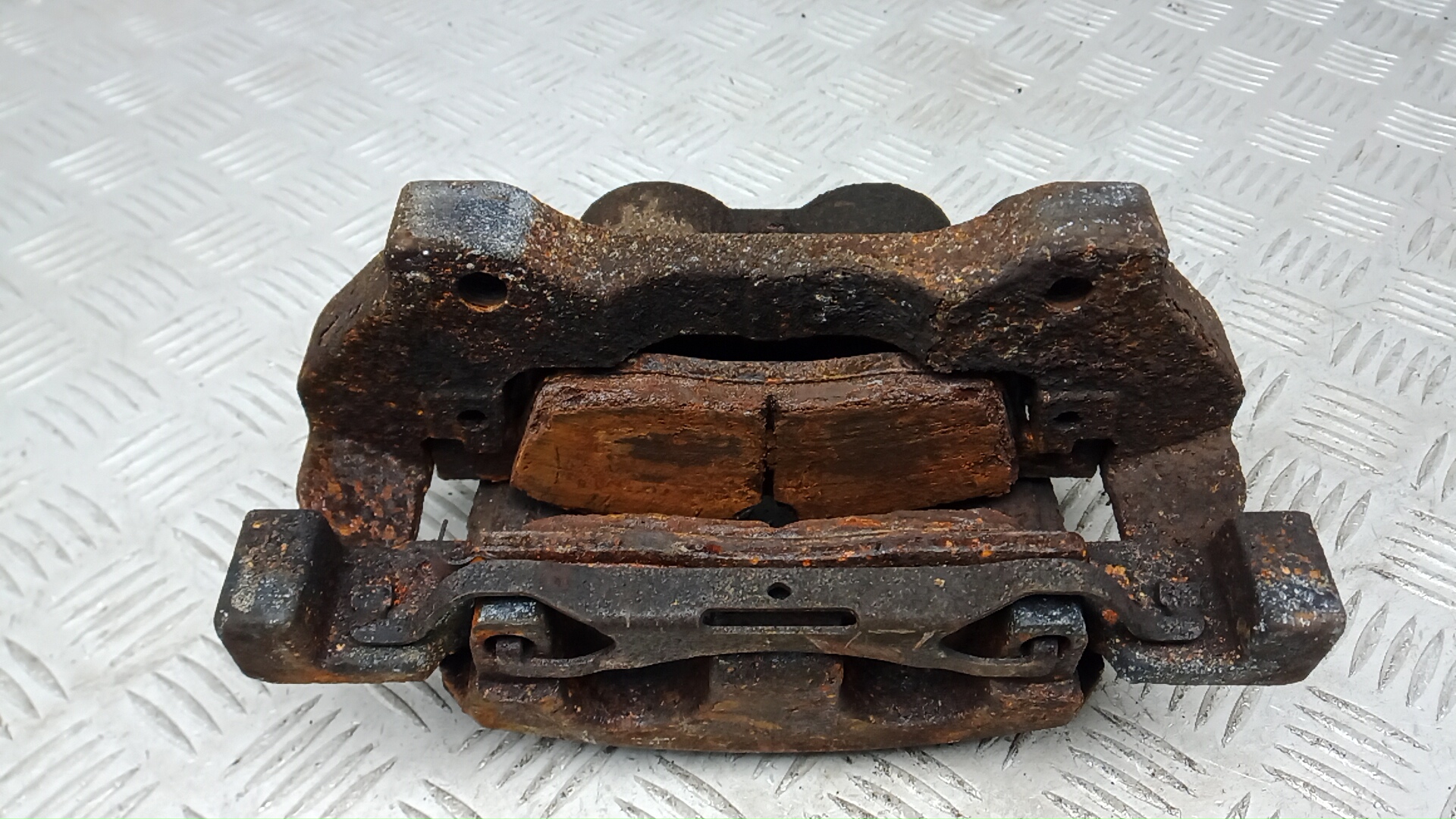 Суппорт передний правый