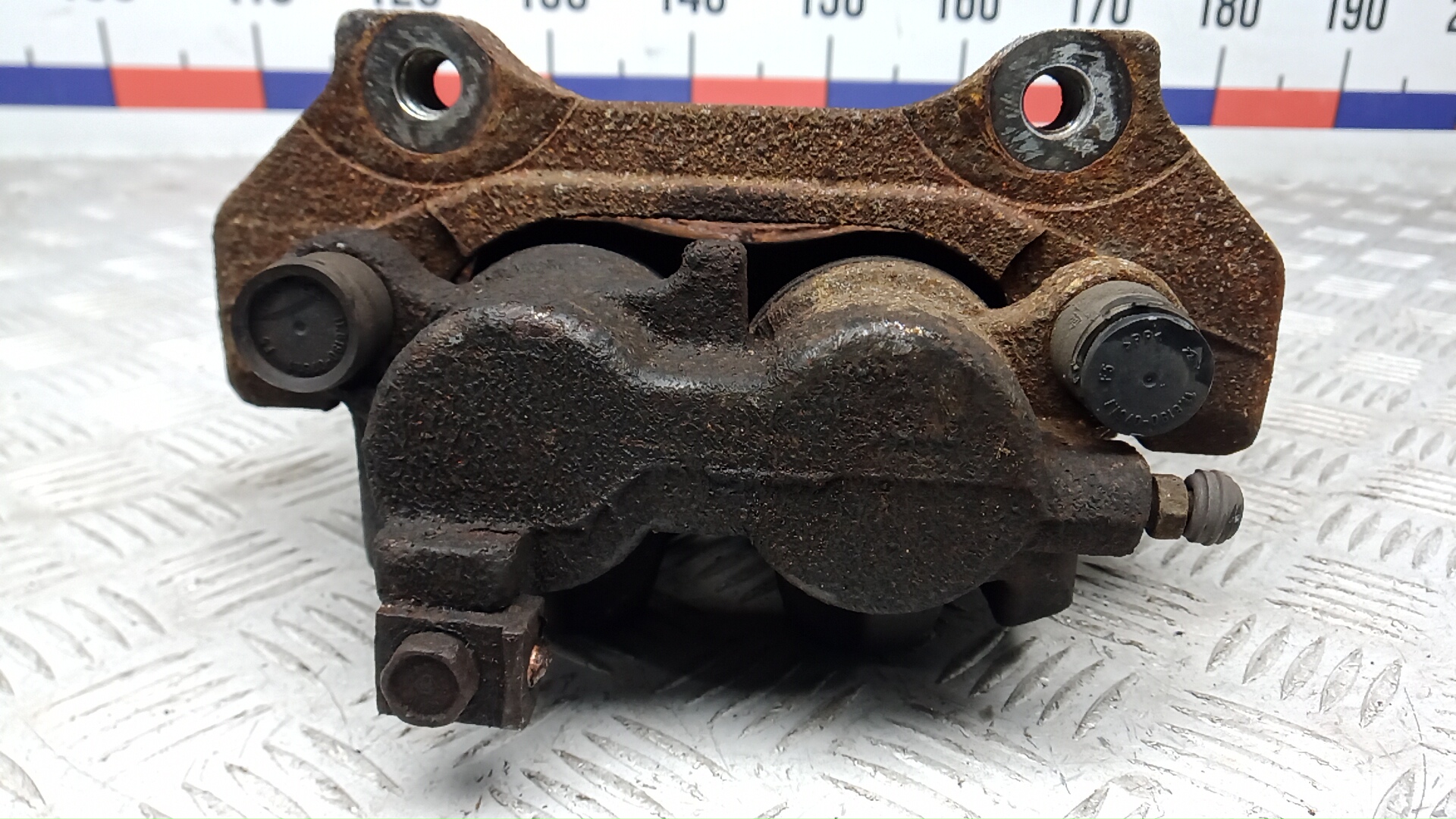 Суппорт передний правый