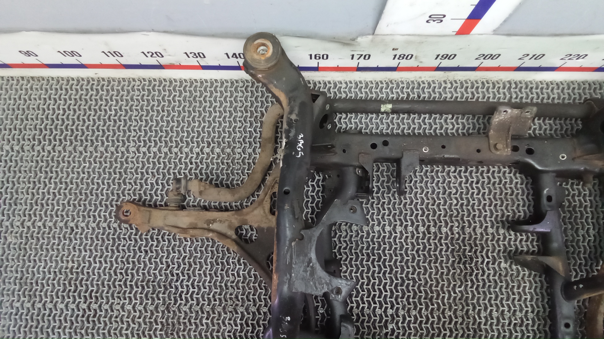 Балка передняя (крепление продольных тяг)