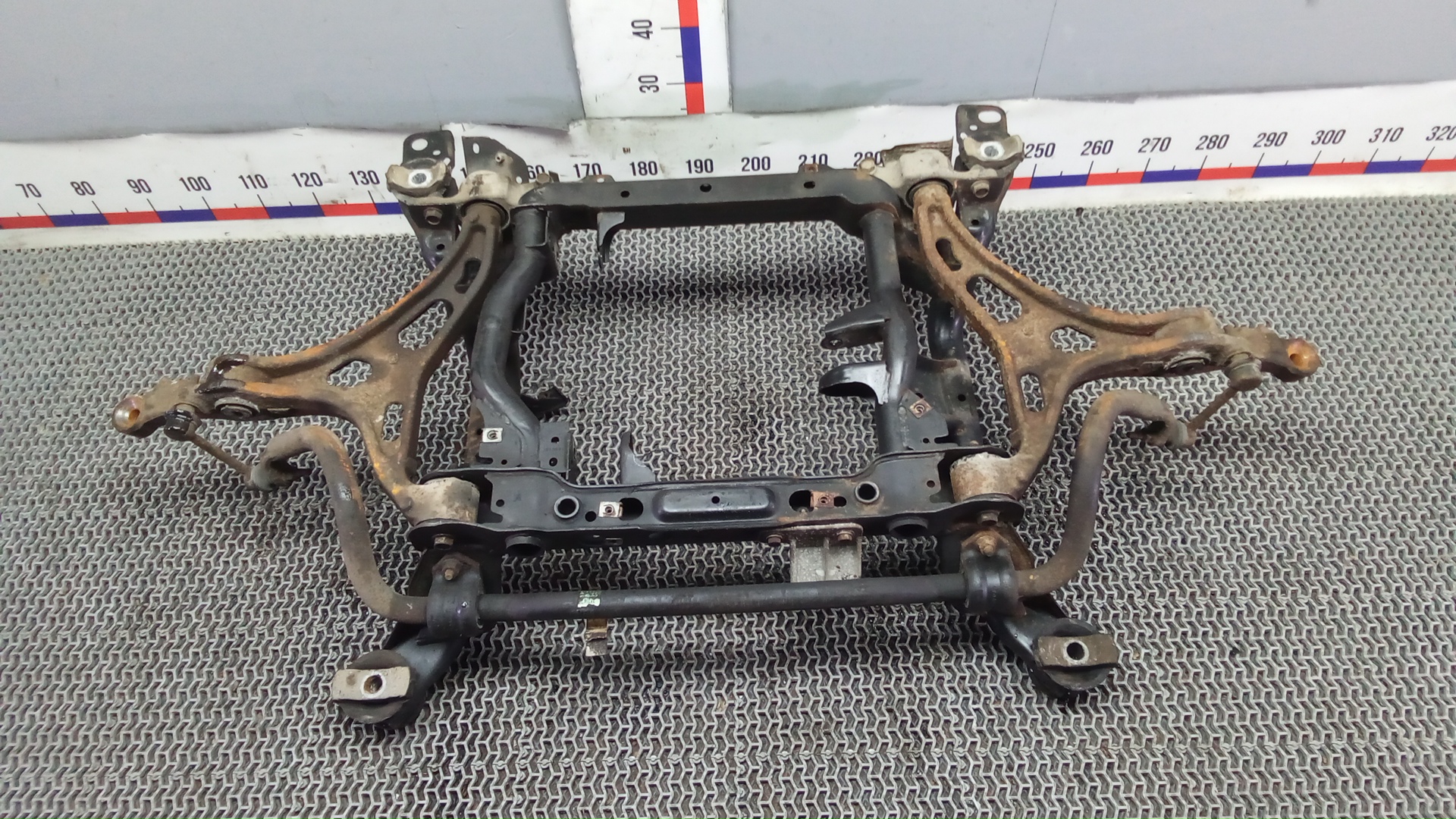 Балка передняя (крепление продольных тяг)