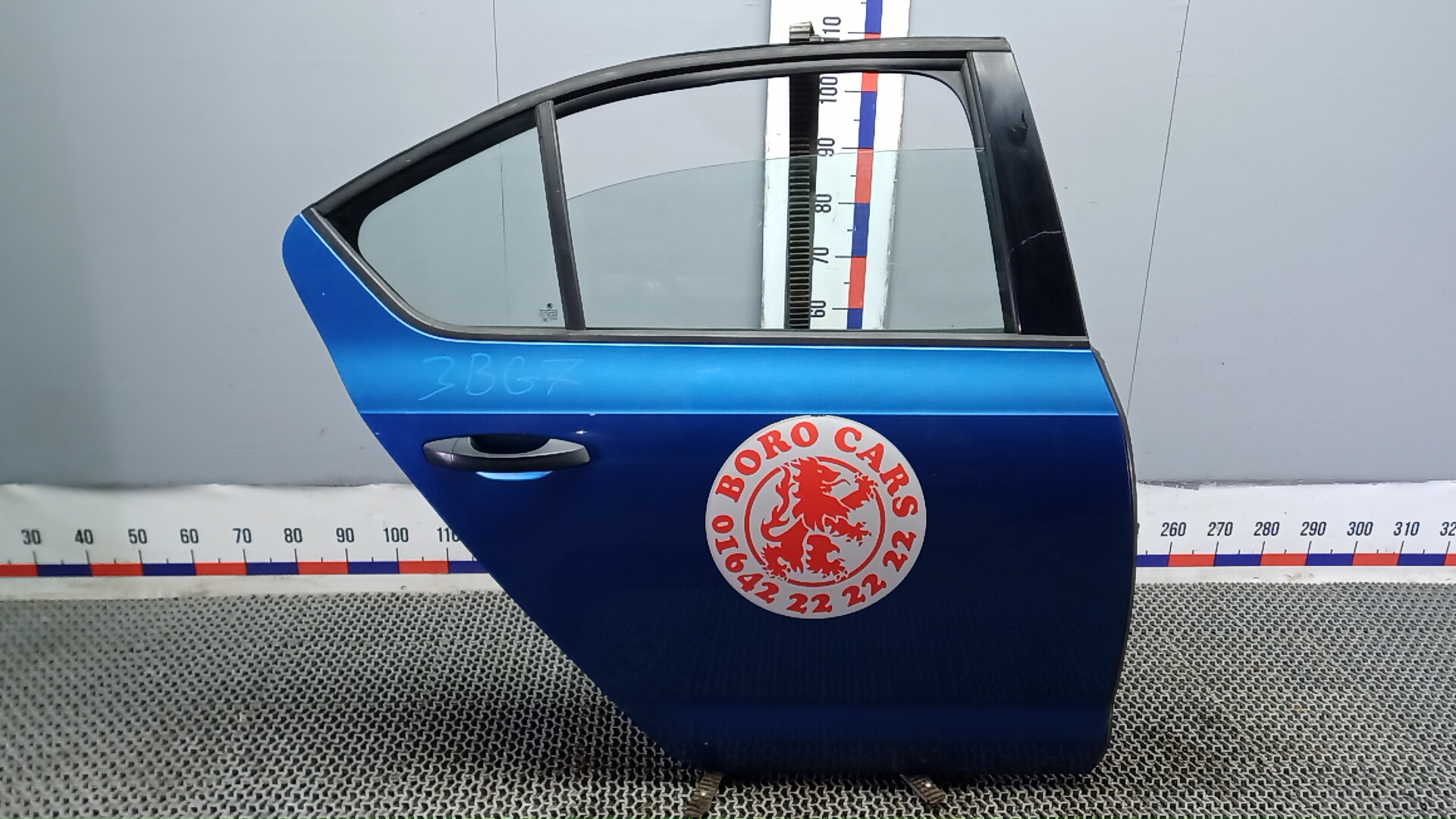 Дверь задняя правая