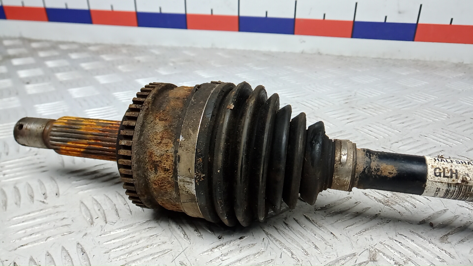 Полуось передняя левая