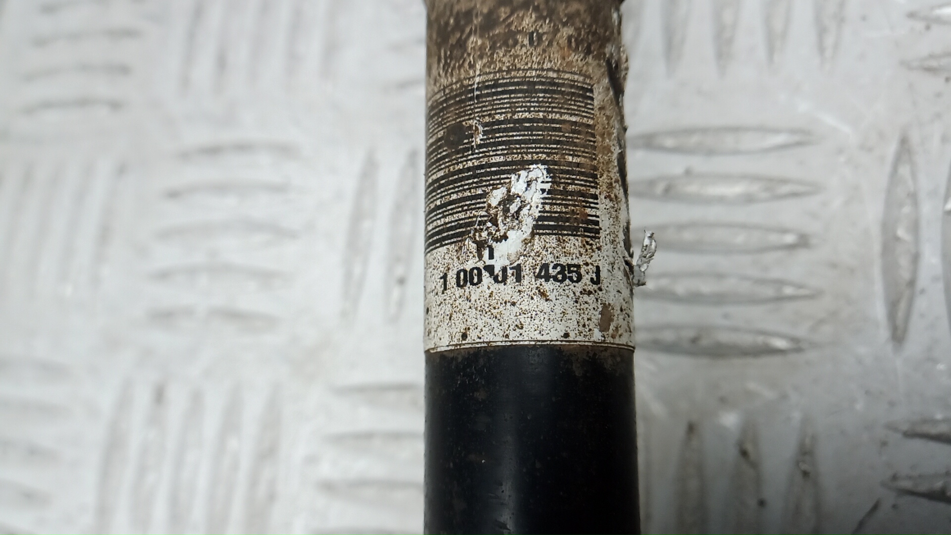 Полуось передняя левая