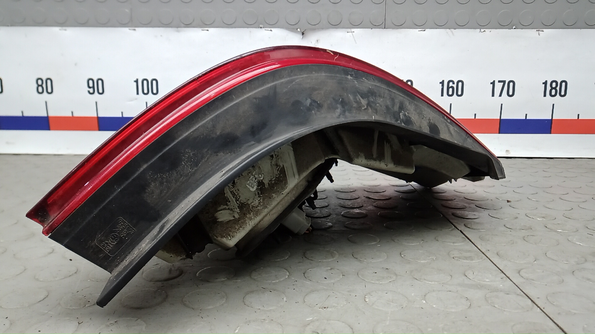 Фонарь задний левый