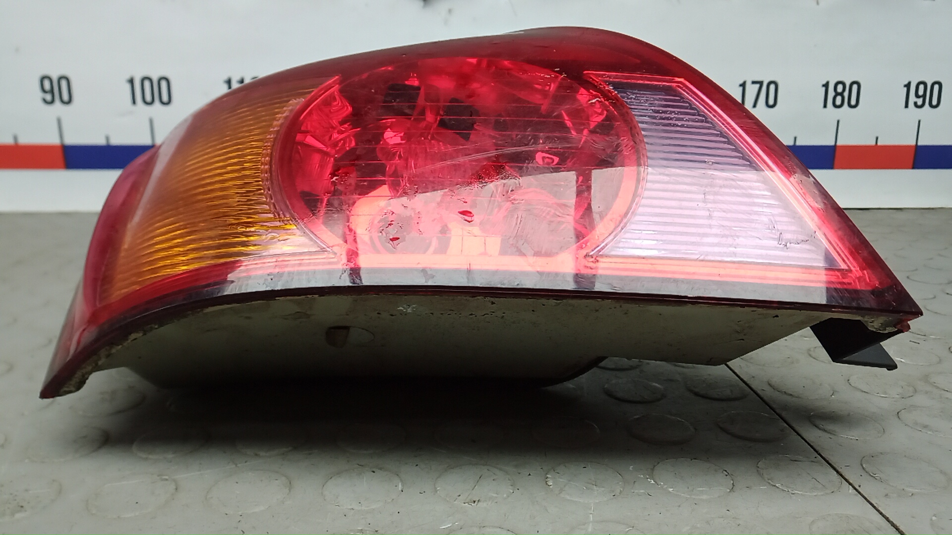 Фонарь задний левый