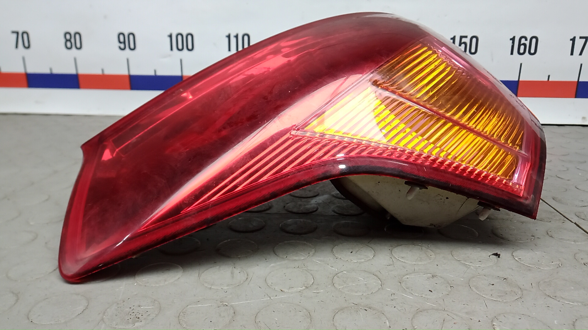 Фонарь задний левый