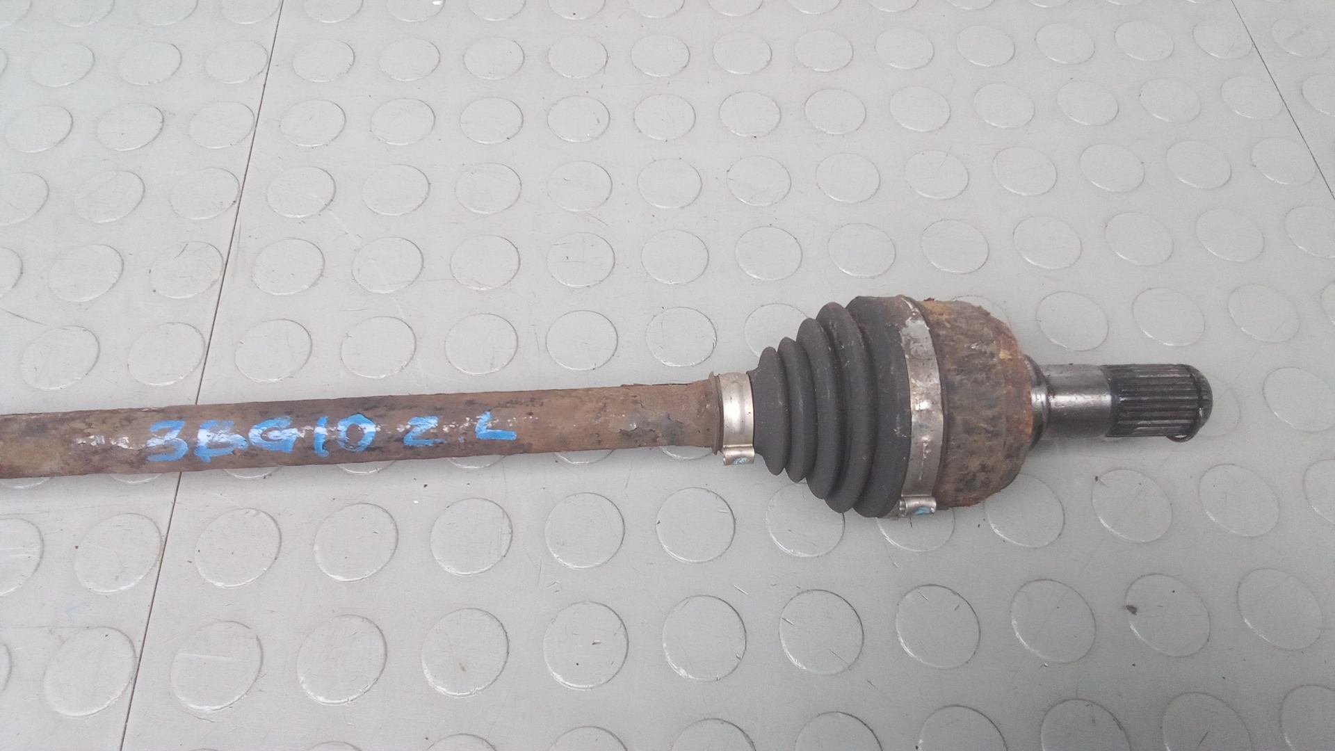 Полуось задняя левая