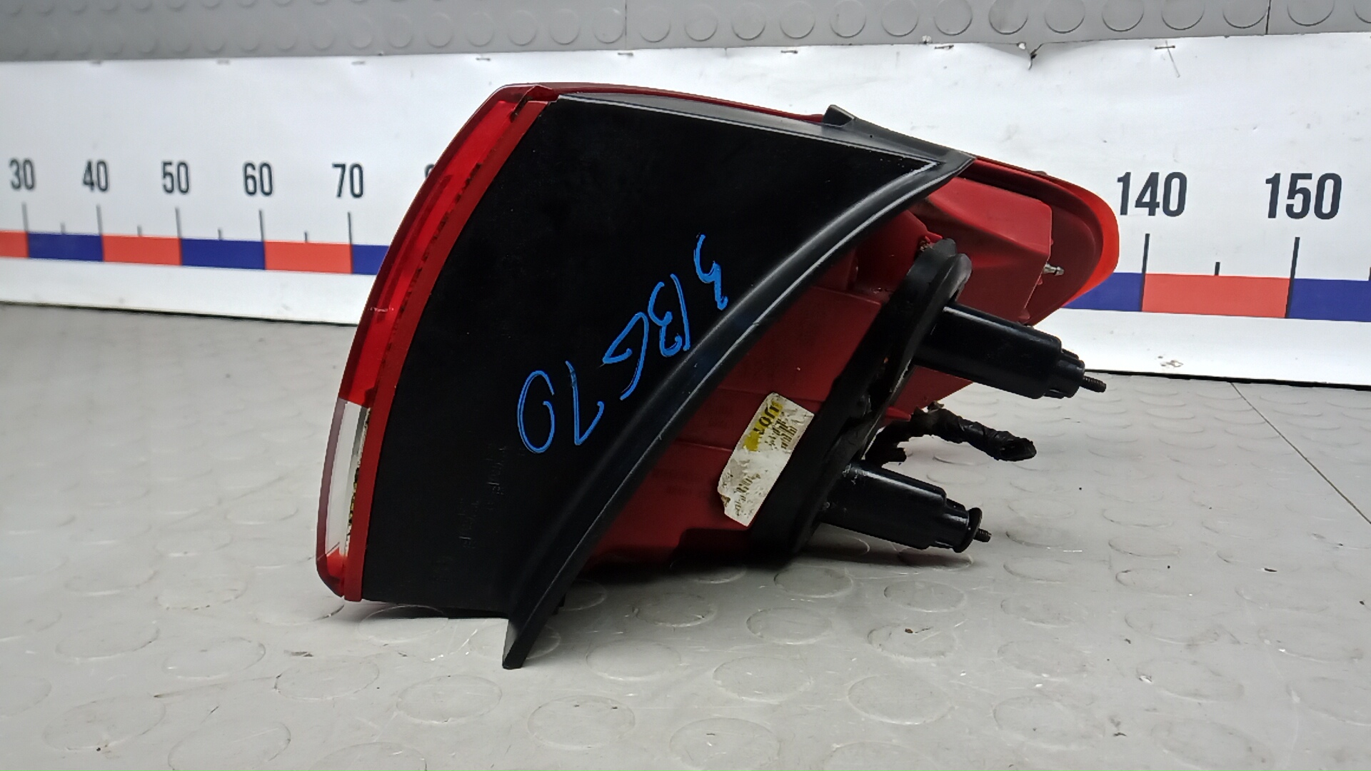 Фонарь задний левый