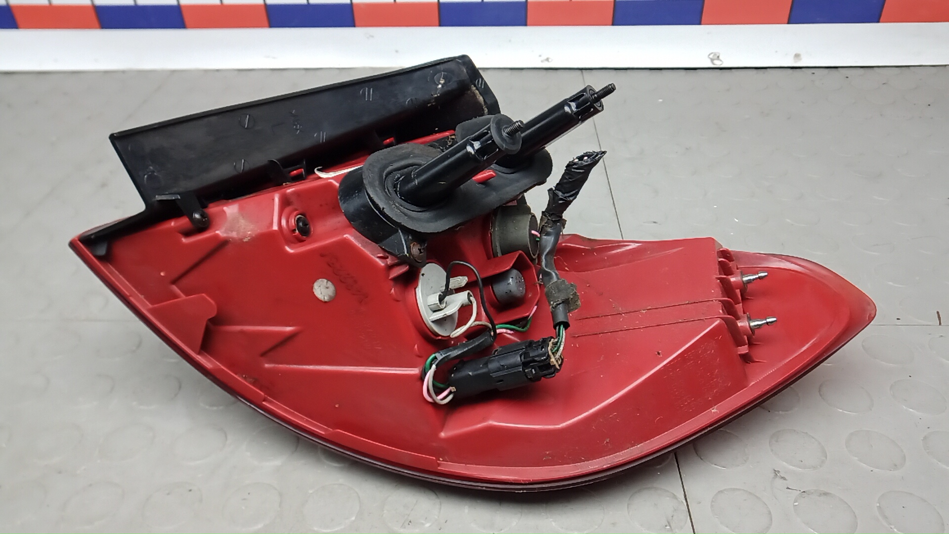 Фонарь задний левый