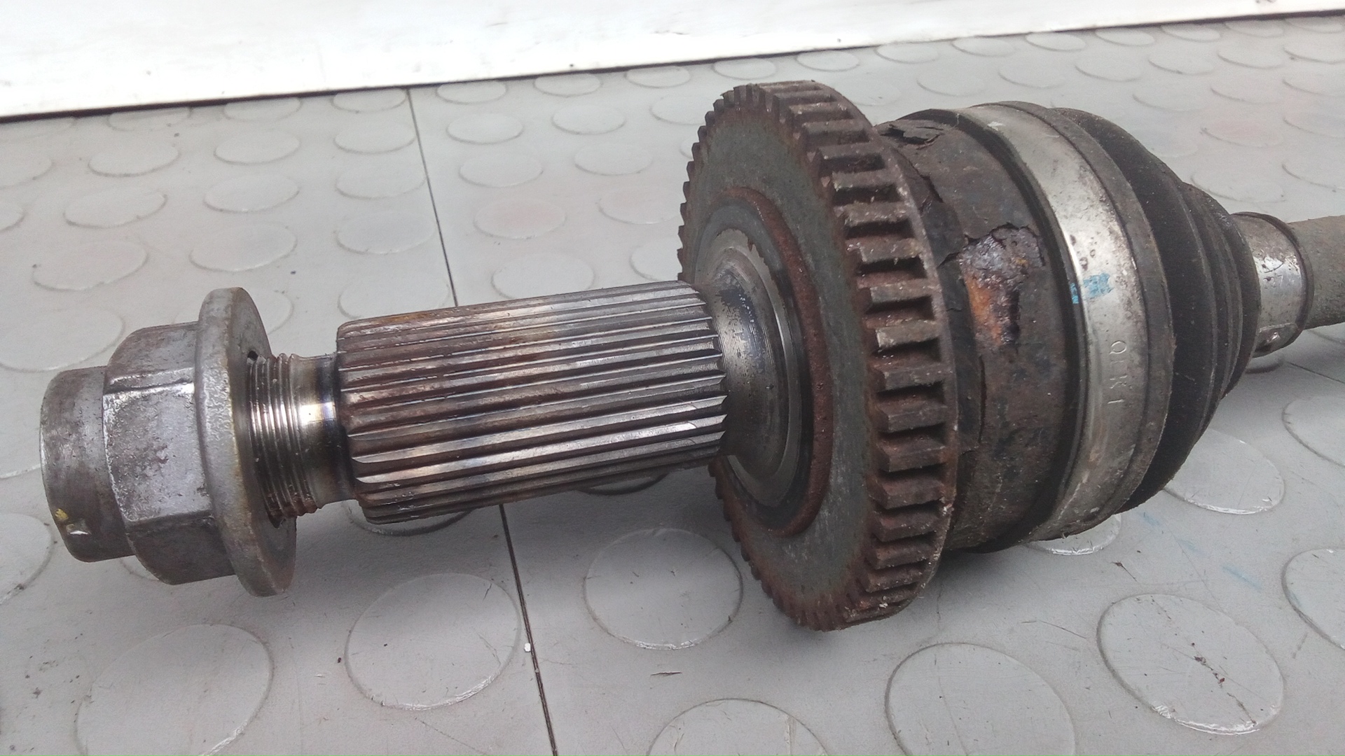 Полуось задняя правая