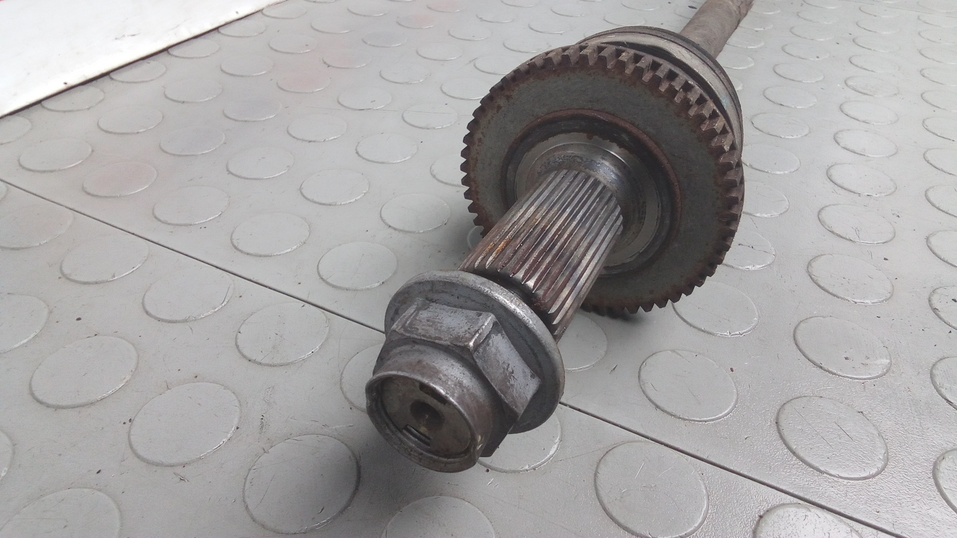 Полуось задняя правая