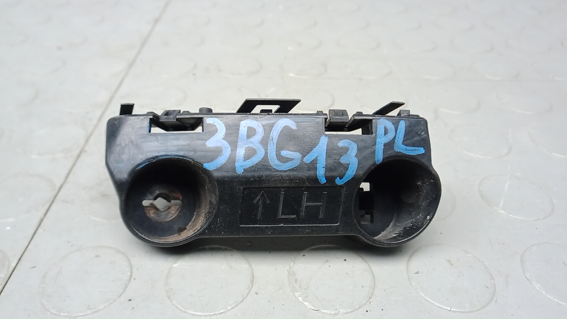 Кронштейн крепления крыла