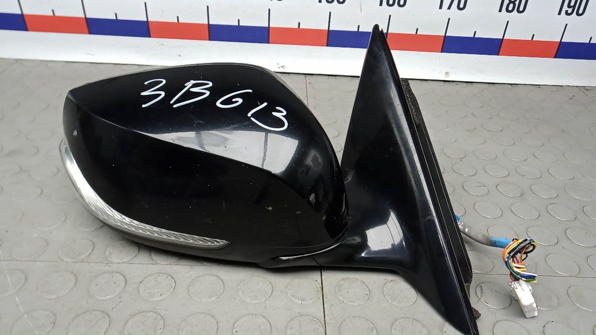 Зеркало правое электрическое