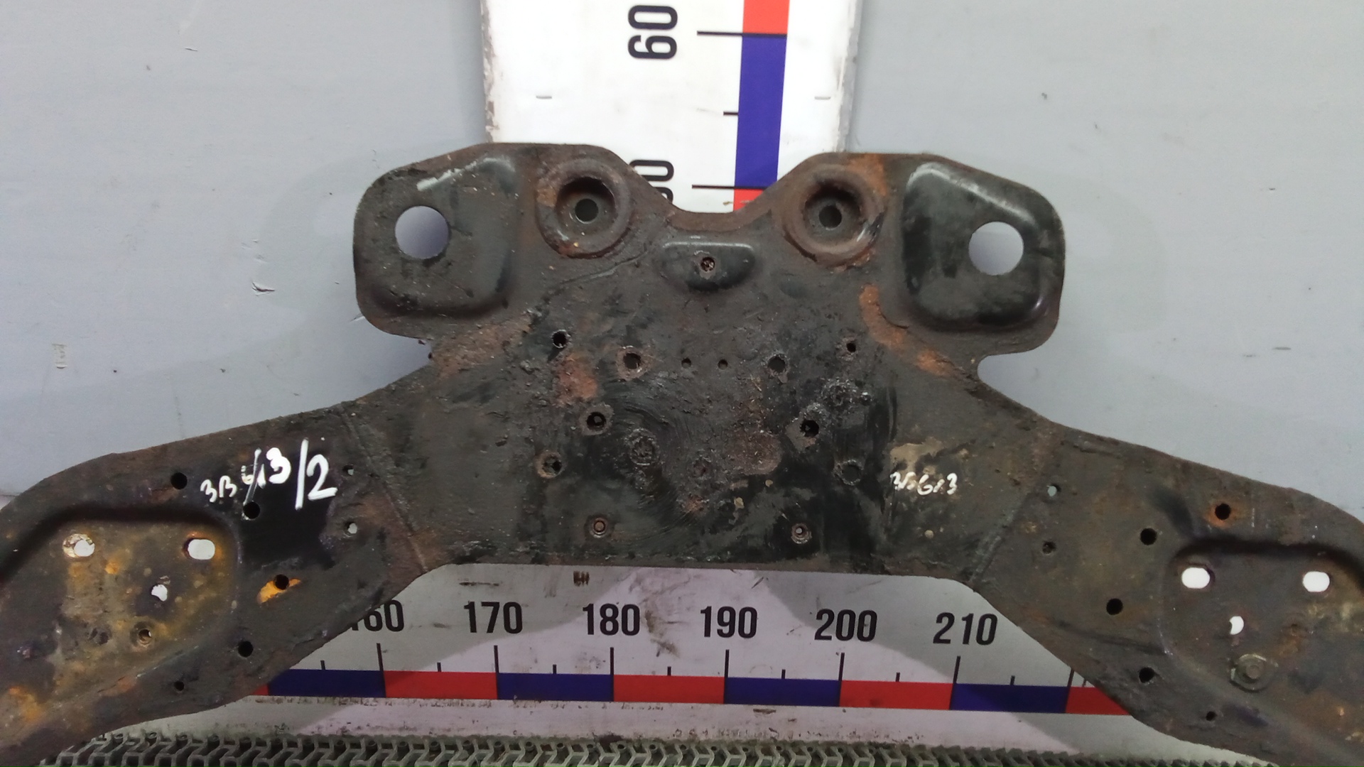 Балка передняя (крепление продольных тяг)