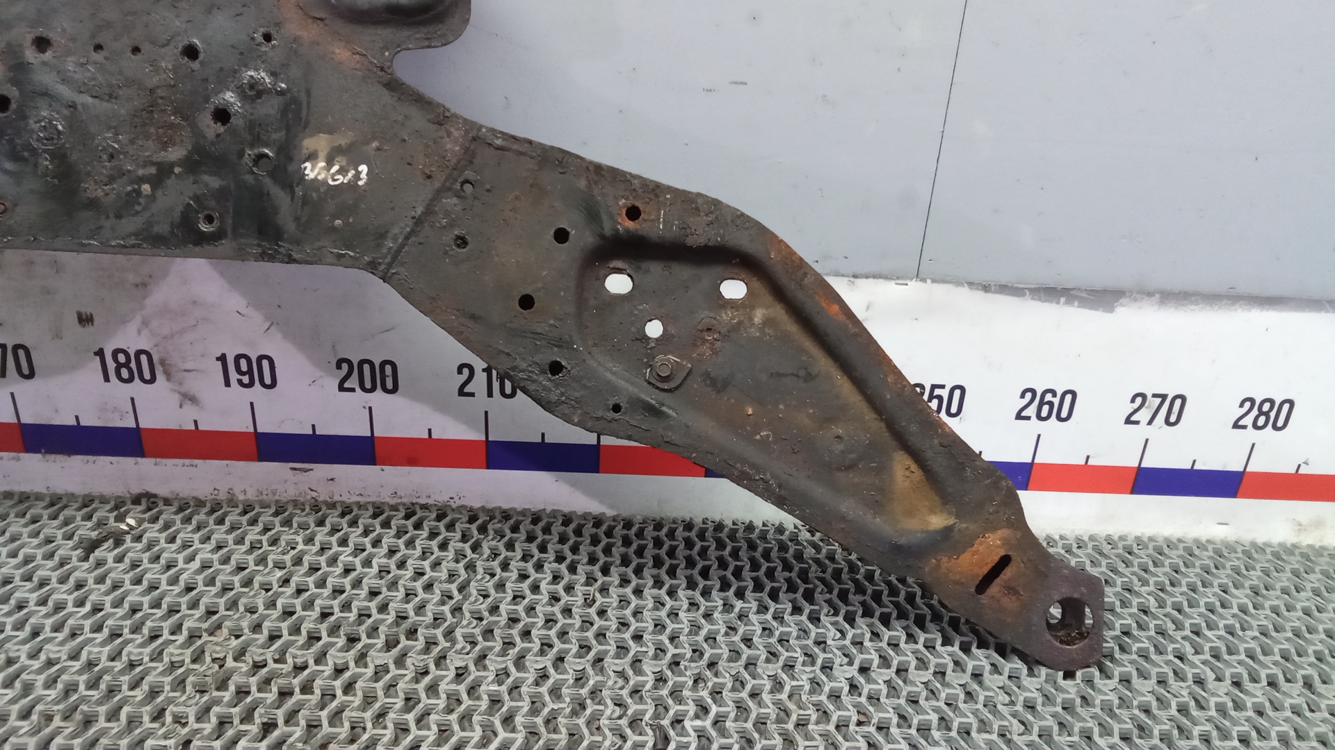 Балка передняя (крепление продольных тяг)