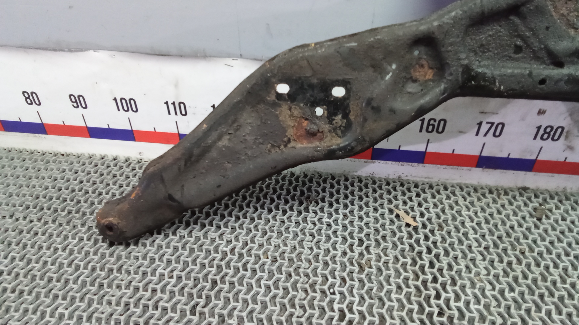 Балка передняя (крепление продольных тяг)