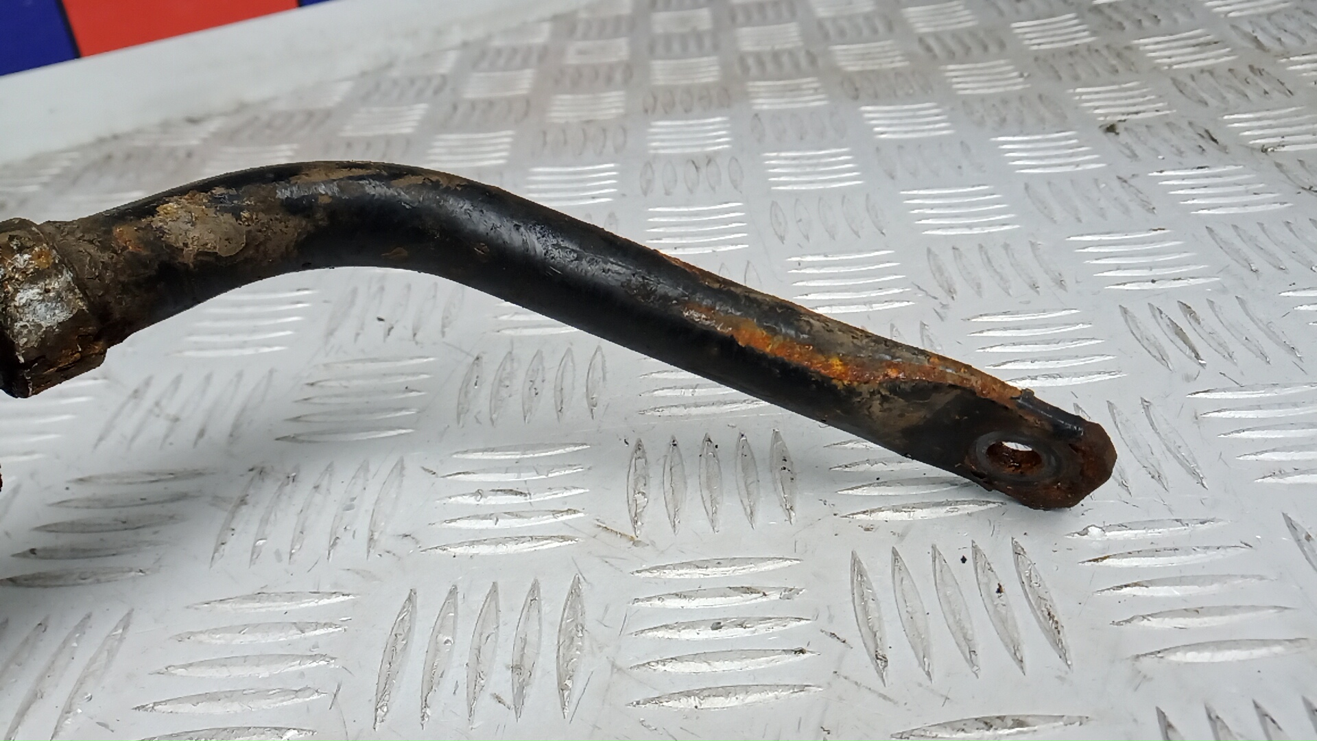 Стабилизатор задний