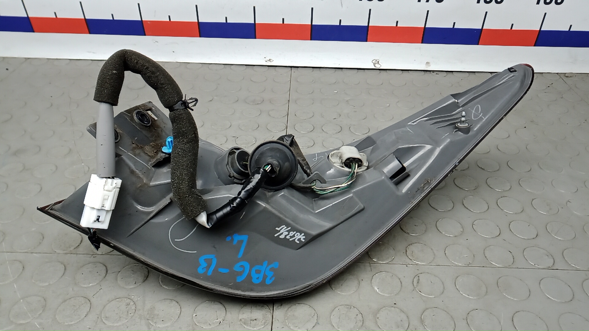 Фонарь задний левый