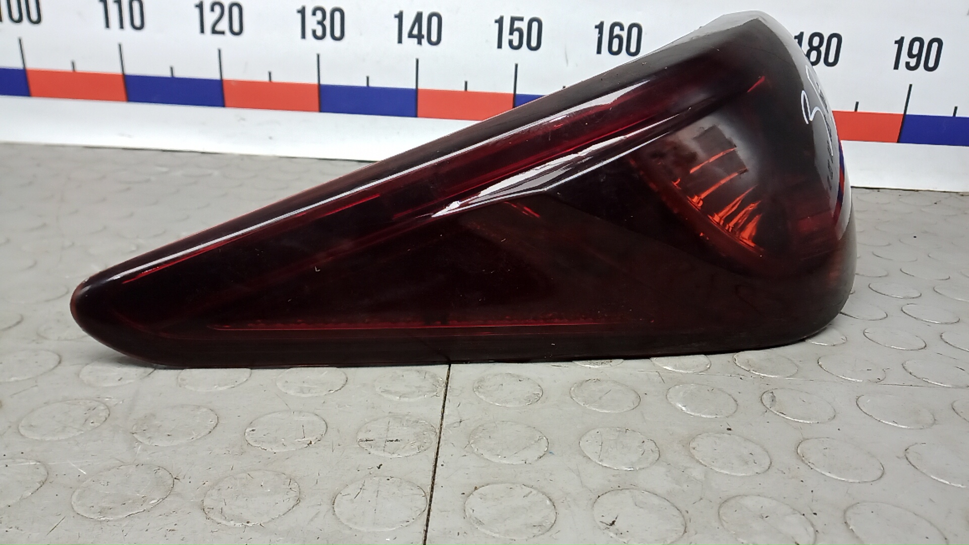 Фонарь задний левый