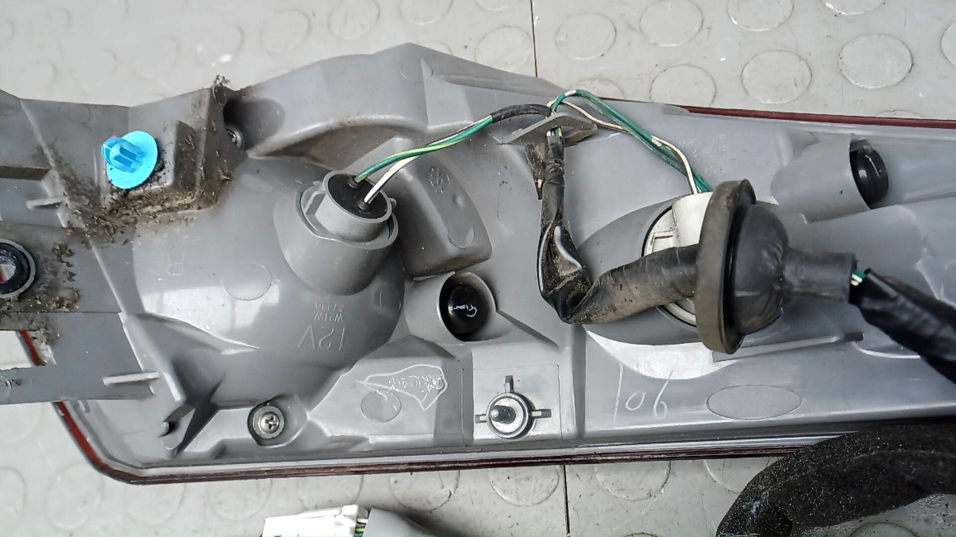 Фонарь задний правый