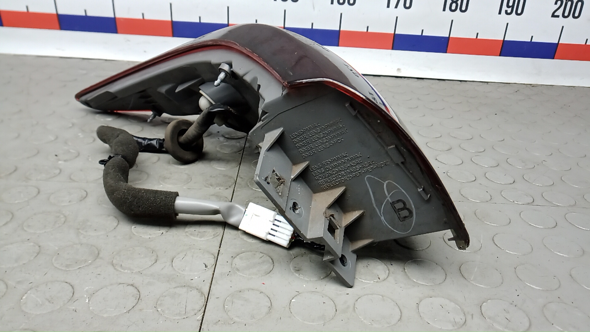 Фонарь задний правый