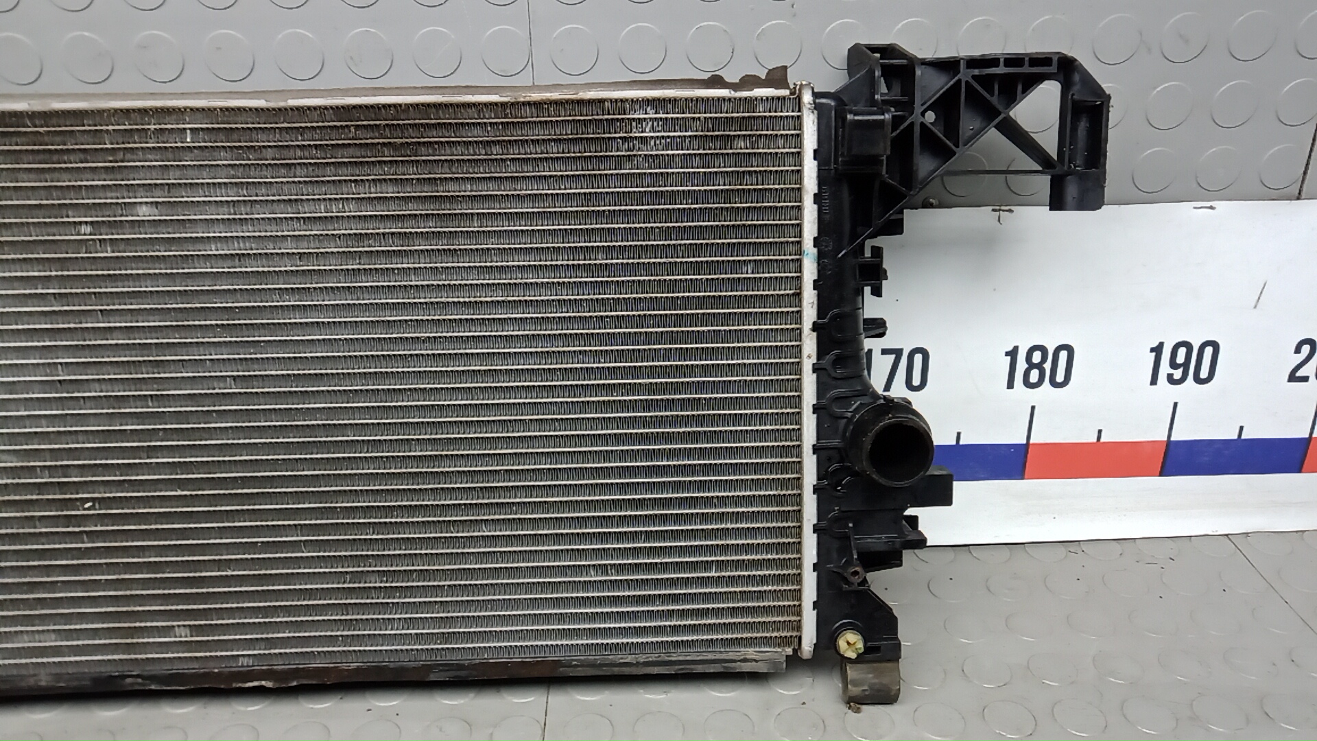 Радиатор охлаждения двигателя основной