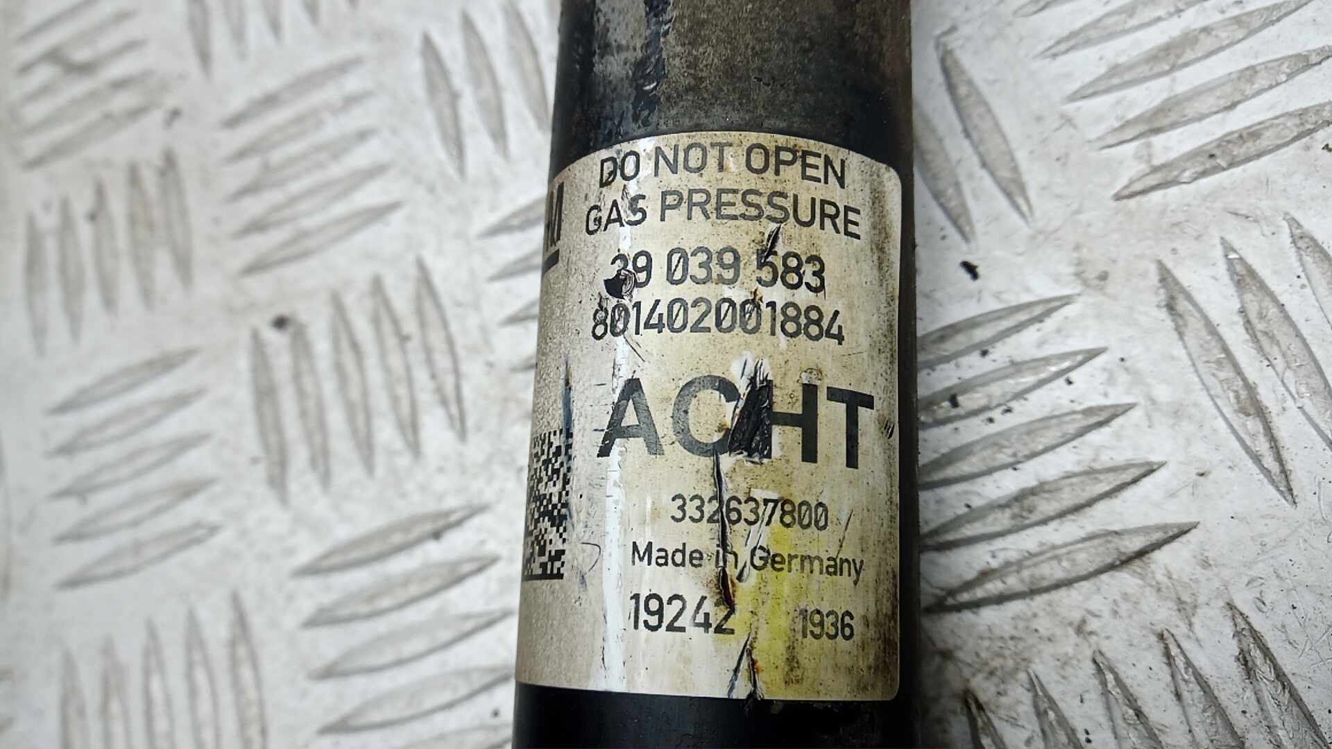 Амортизатор задний (стойка)