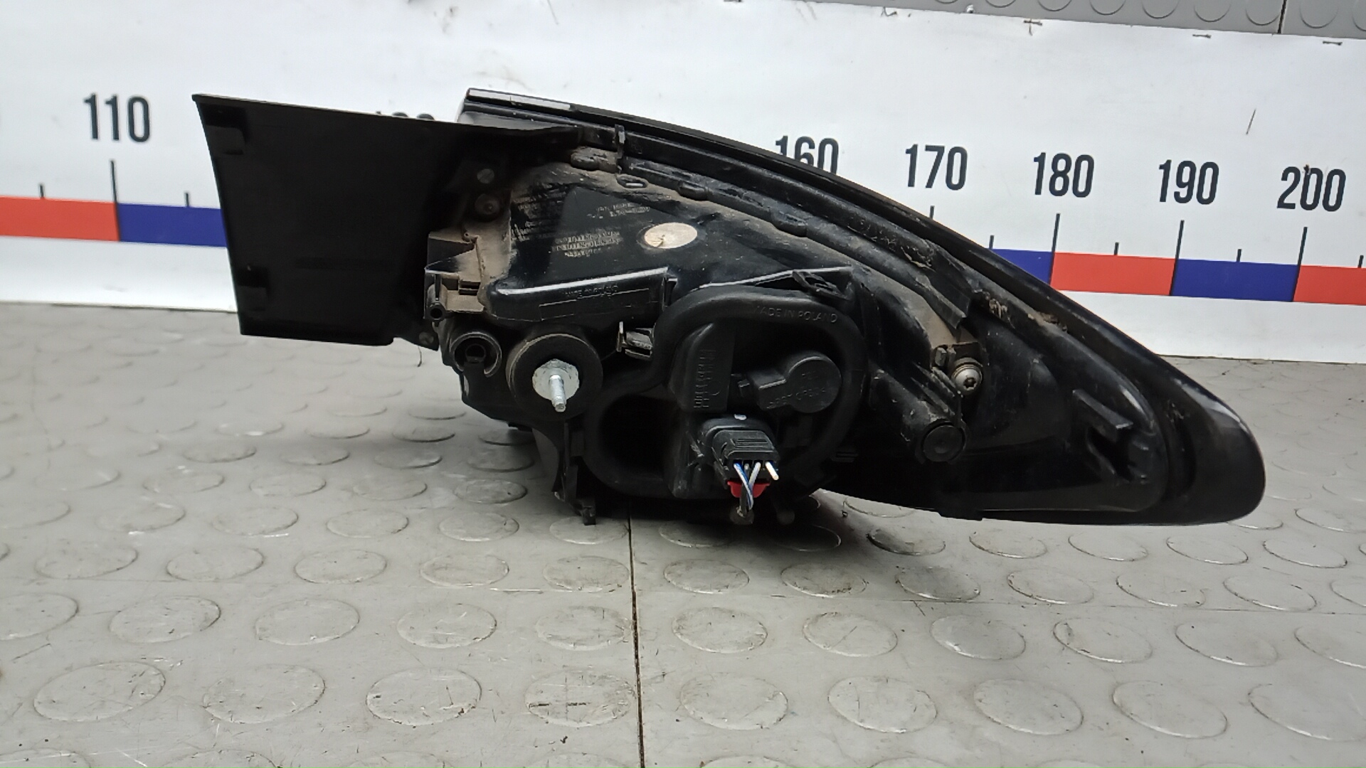 Фонарь задний левый