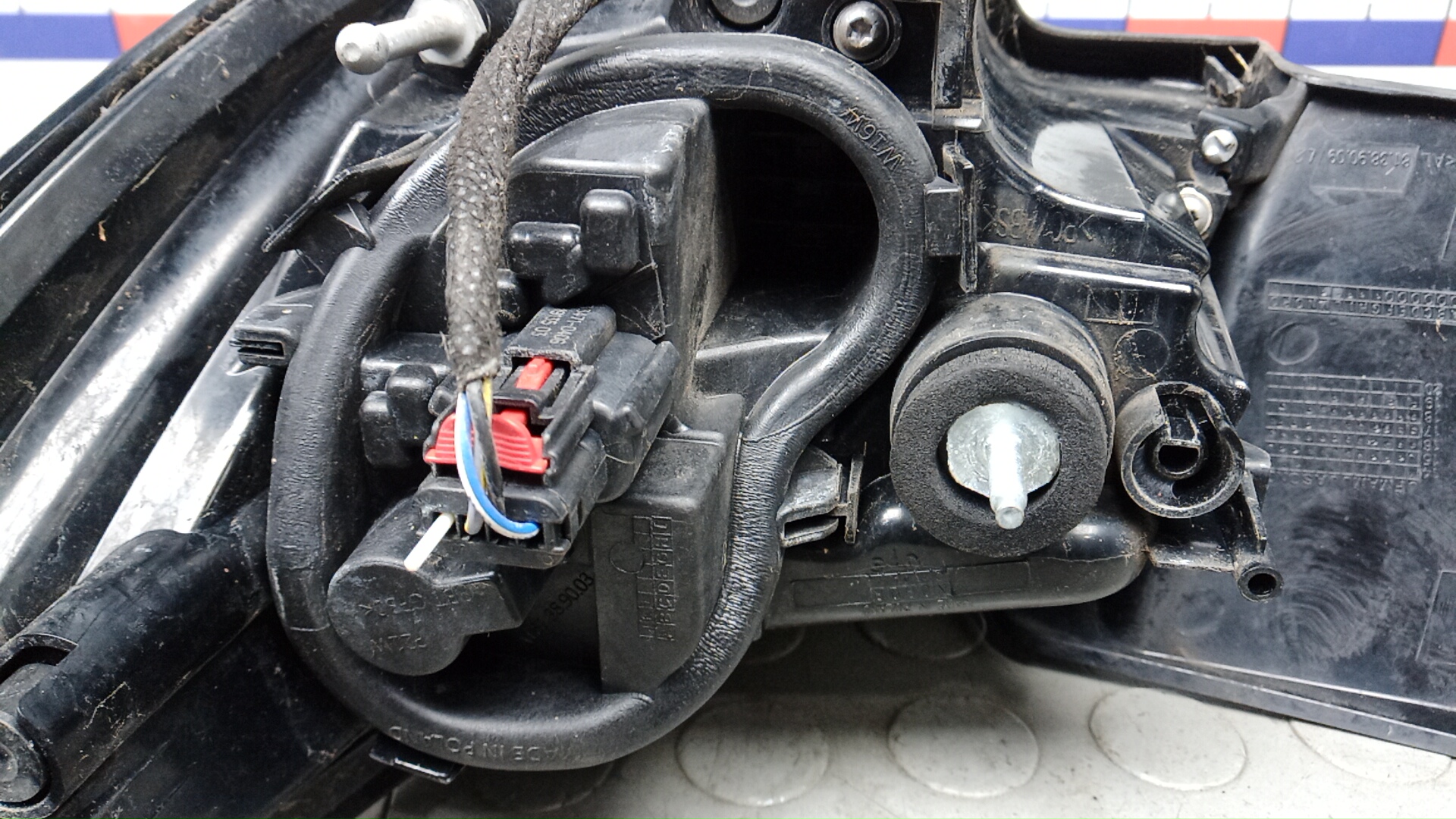 Фонарь задний левый