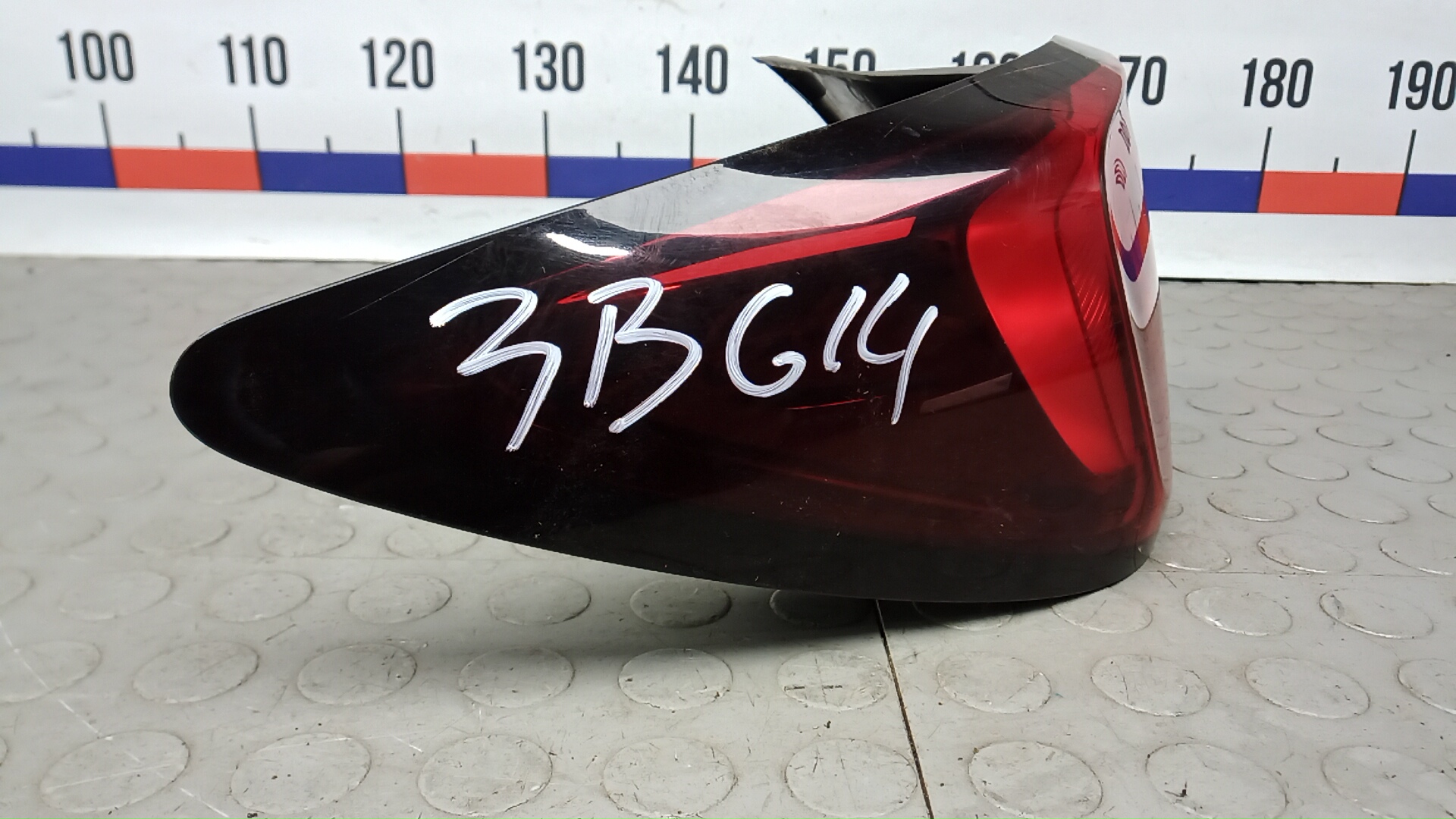 Фонарь задний левый