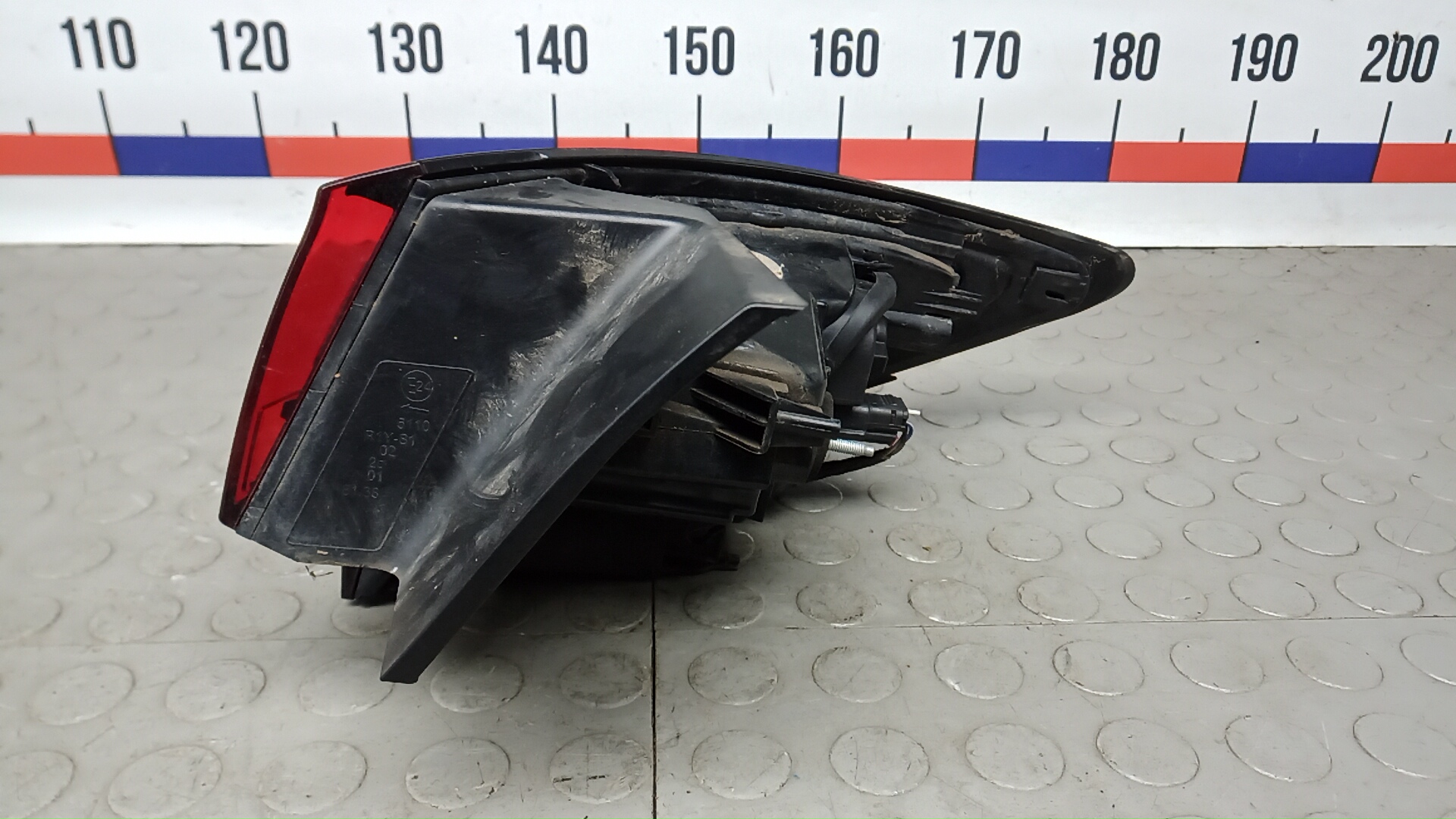 Фонарь задний левый