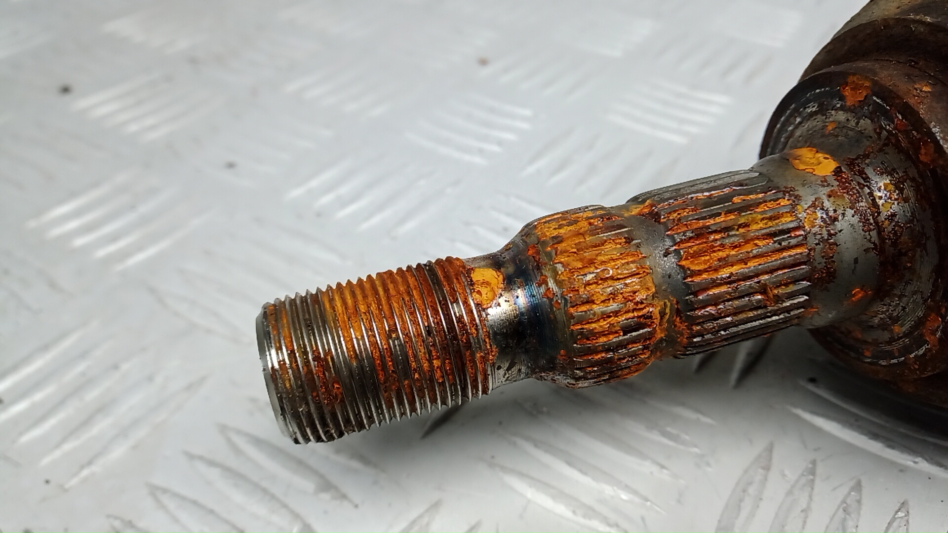 Полуось передняя правая