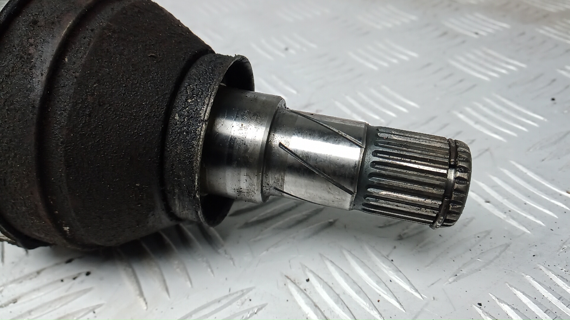 Полуось передняя правая