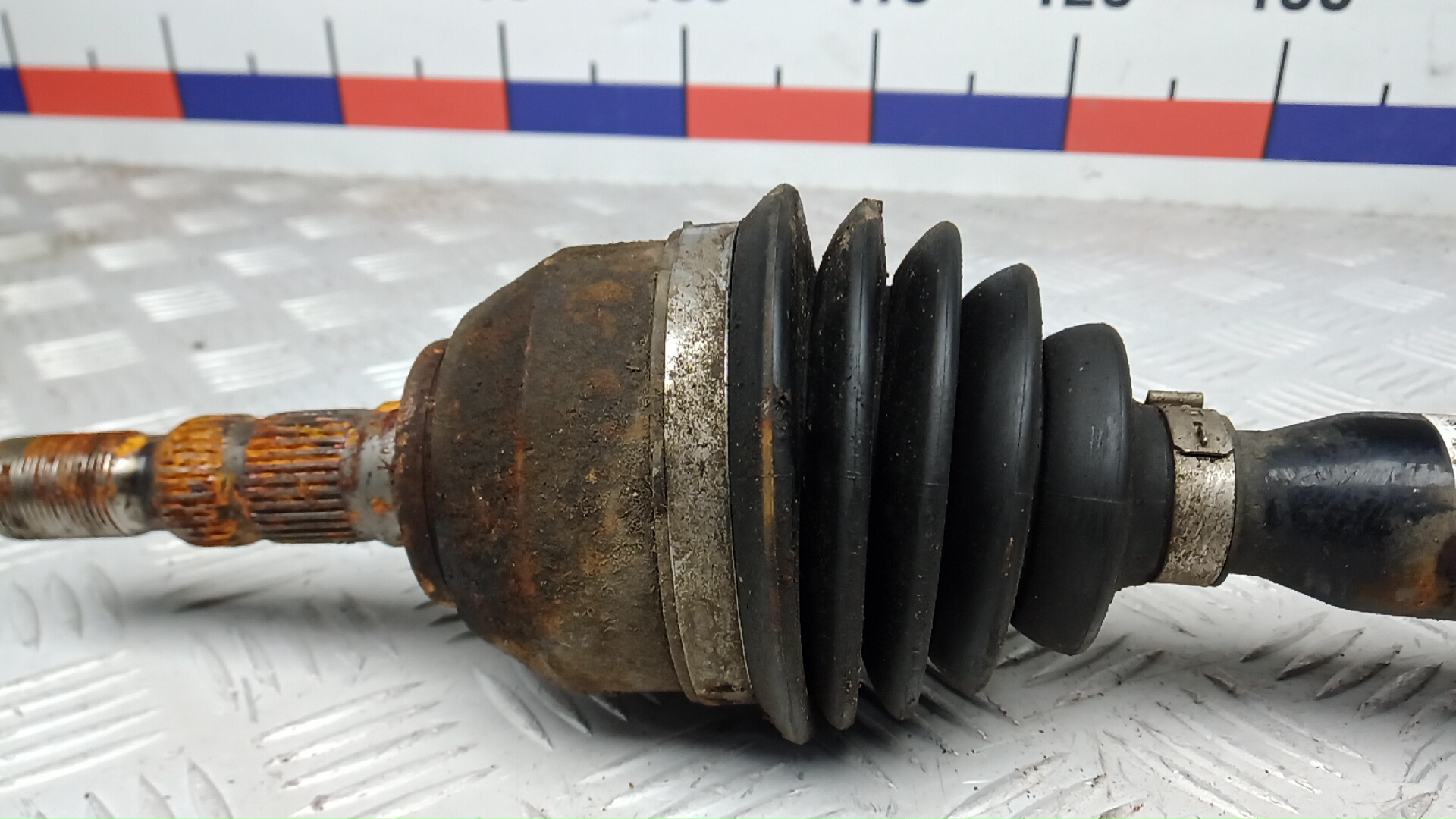 Полуось передняя правая