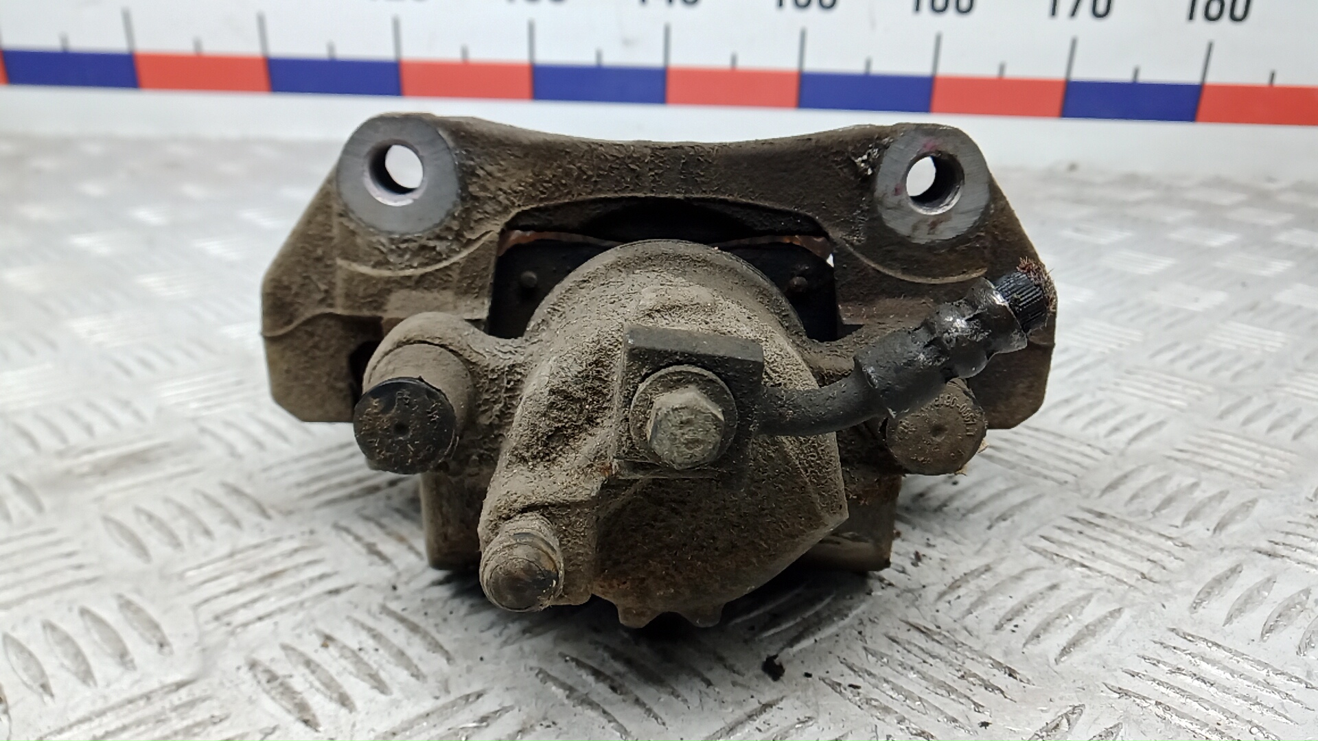 Суппорт передний правый