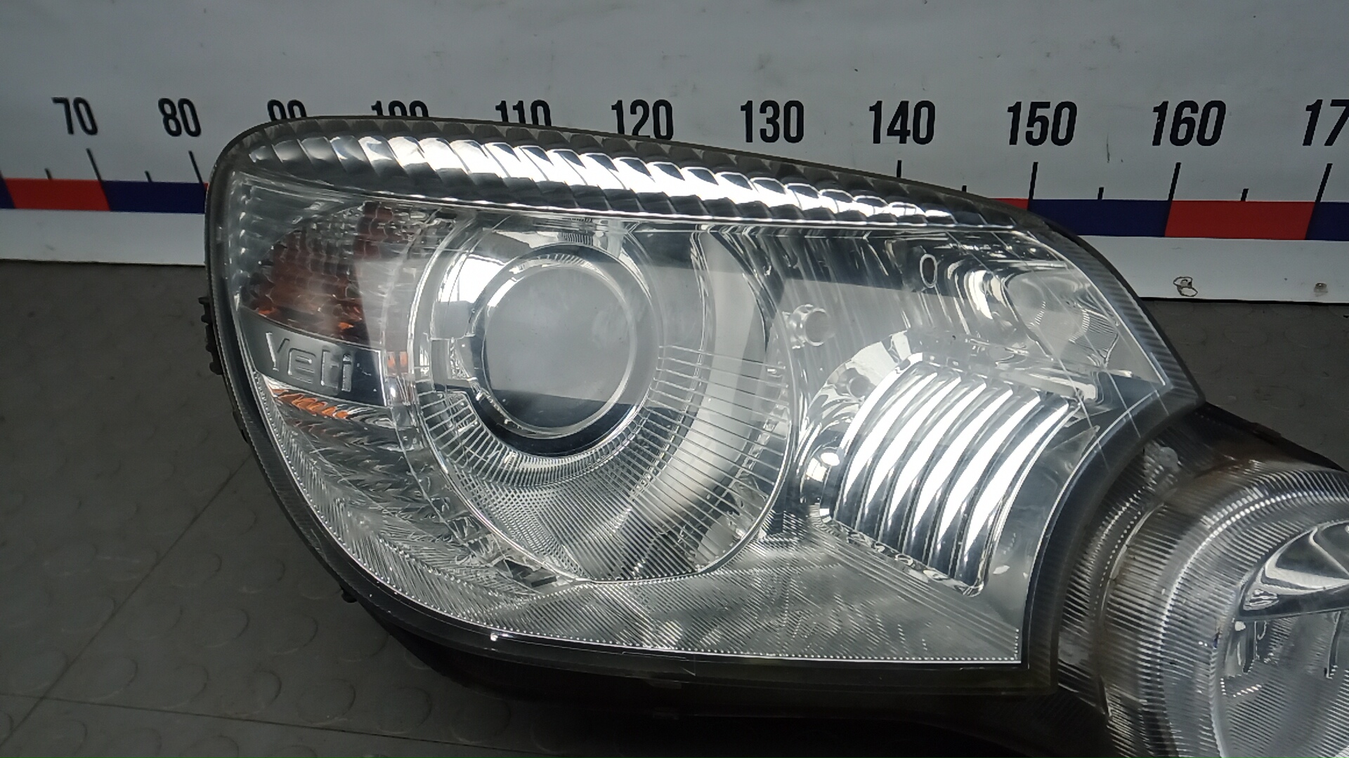 Фара правая