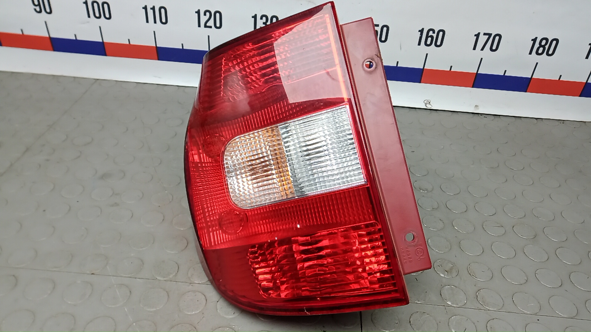 Фонарь задний левый