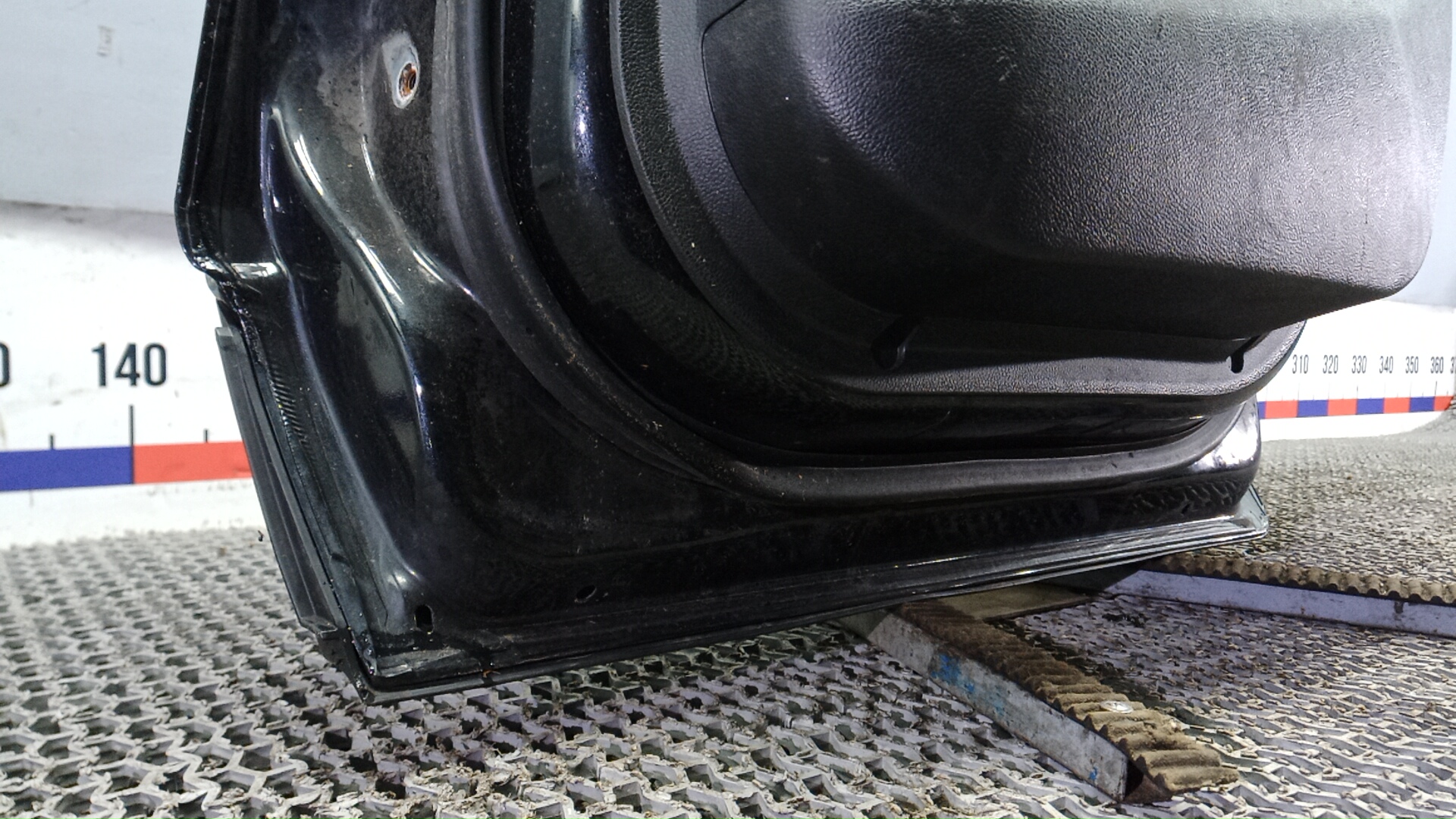 Дверь задняя правая