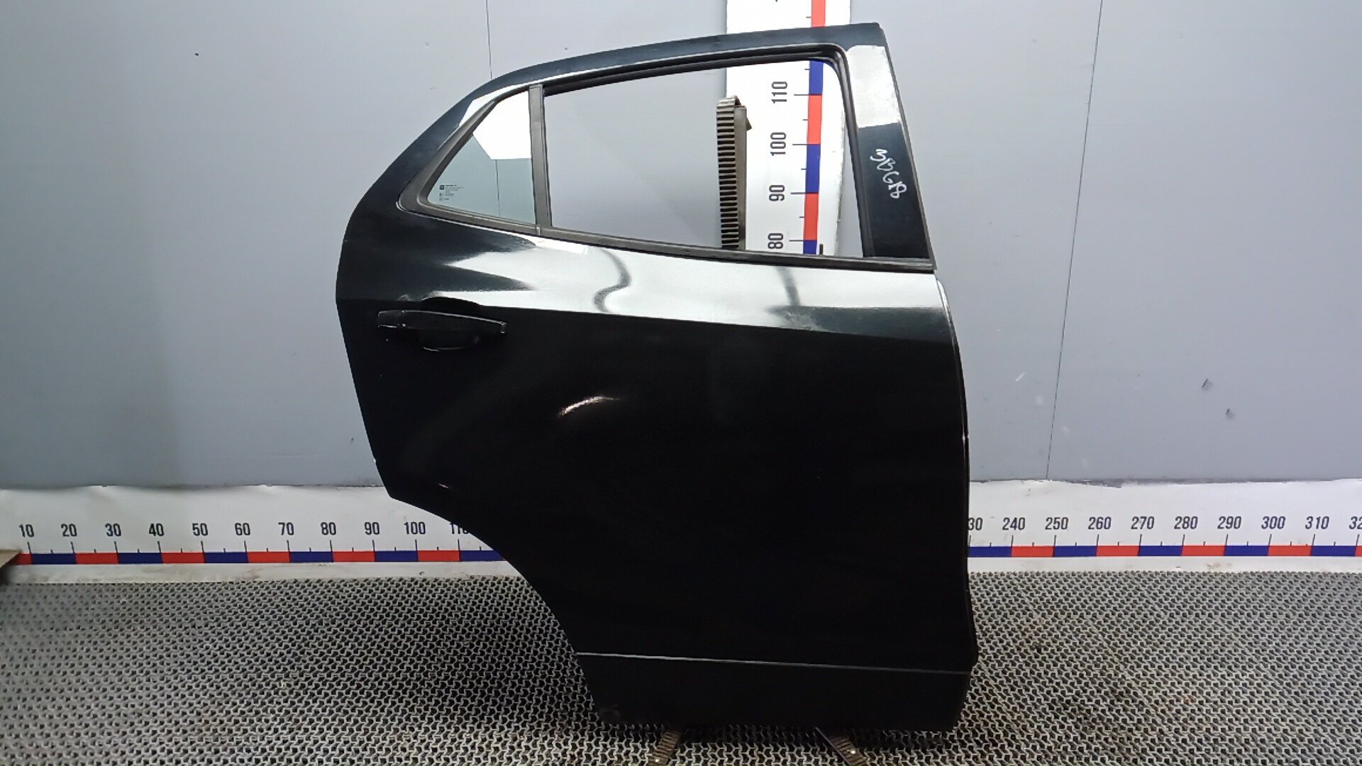 Дверь задняя правая