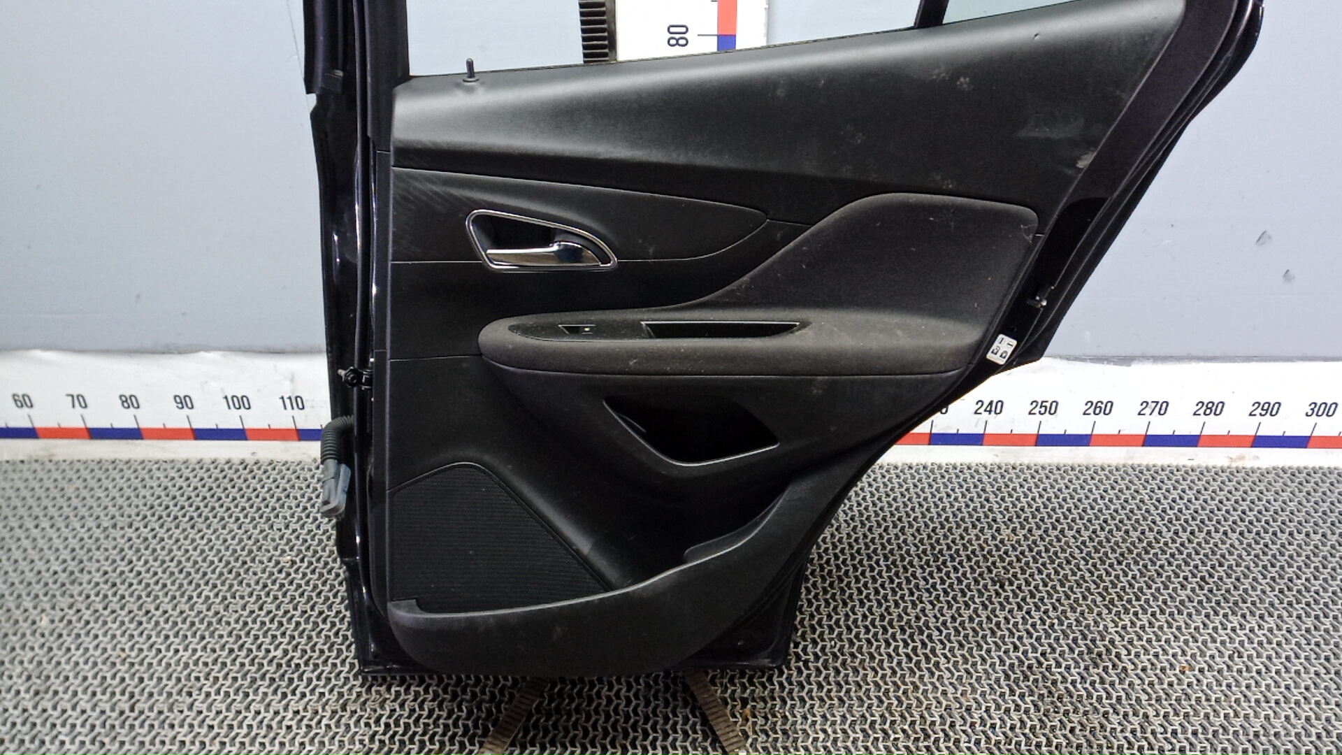 Дверь задняя правая