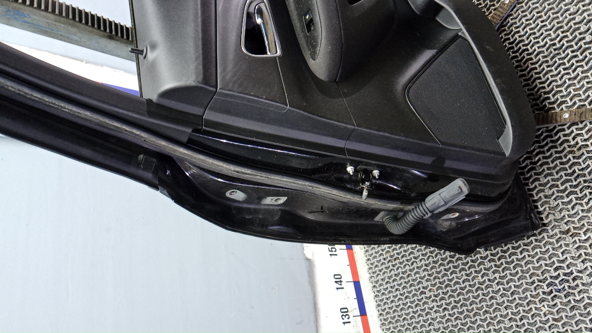 Дверь задняя правая